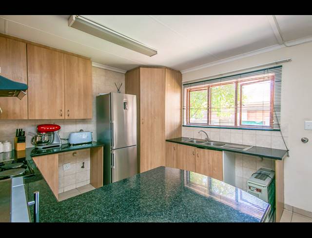3 BEDROOM TOWNHOUSE RENTED IN RADIOKOP
